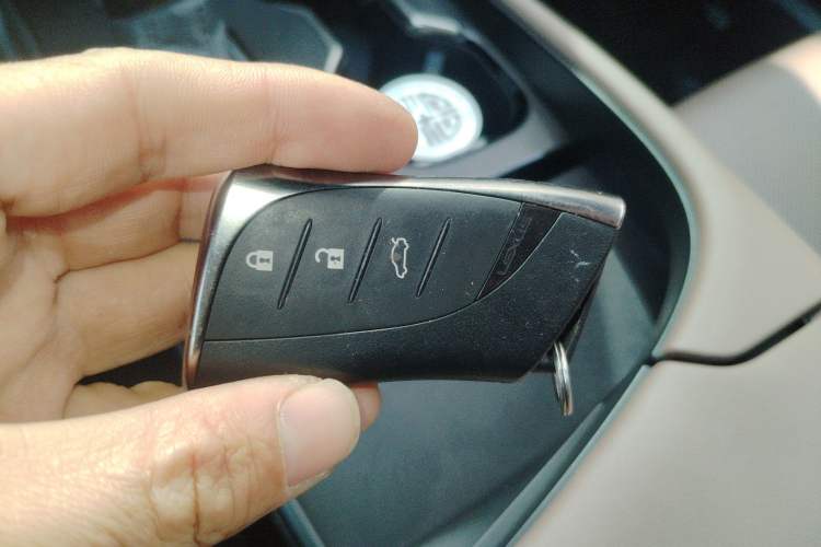 Used Lexus ES 2023 200 Excellence Edition
