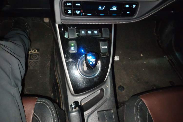 Used Toyota Corolla 2018 Dual-Engine 1.8L E-CVT Smart Edition