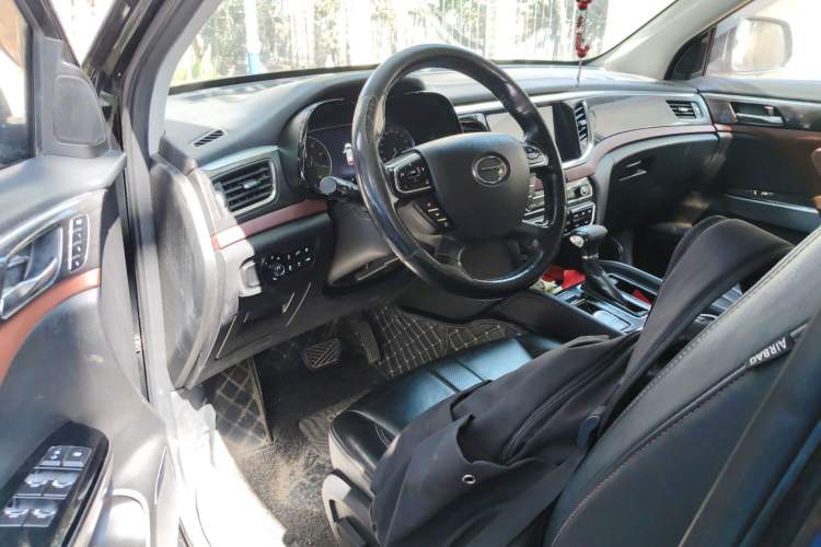 Used GAC Trumpchi GS8 2017 320T Two-Wheel Drive Luxury Smart Connectivity Version (7 Seats) Driver Seat