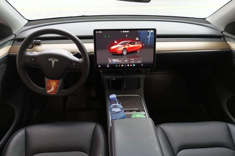Used Tesla Model Y 2023 Long-Range All-Wheel-Drive Version
