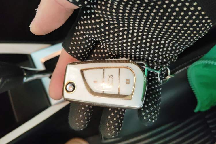 Used Toyota YARiS L Zhi Xuan 2015 1.5G Automatic Xuan Dong Sunroof Special Edition Interior 1