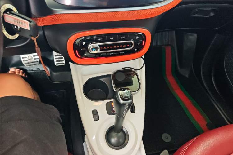 Used smart fortwo 2015 1.0L 52 kW Hardtop Passion Edition