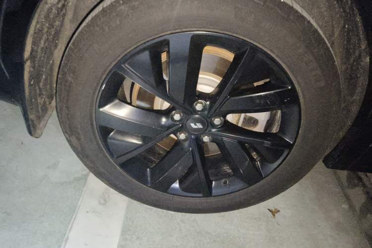 Used Li Auto L7 2023 Pro Model Right Rear Wheel Hub