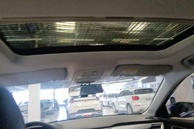 Used Roewe i5 2020 1.5L Automatic 4G Connect Luxury Flagship Edition