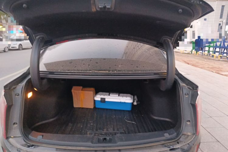 Used Hongqi E-QM5 2022 431 km Charge & Enjoy Edition Trunk