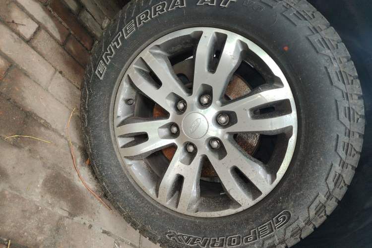 Used Ford Everest 2016 2.0T Gasoline Automatic 4x4 Luxury Edition
