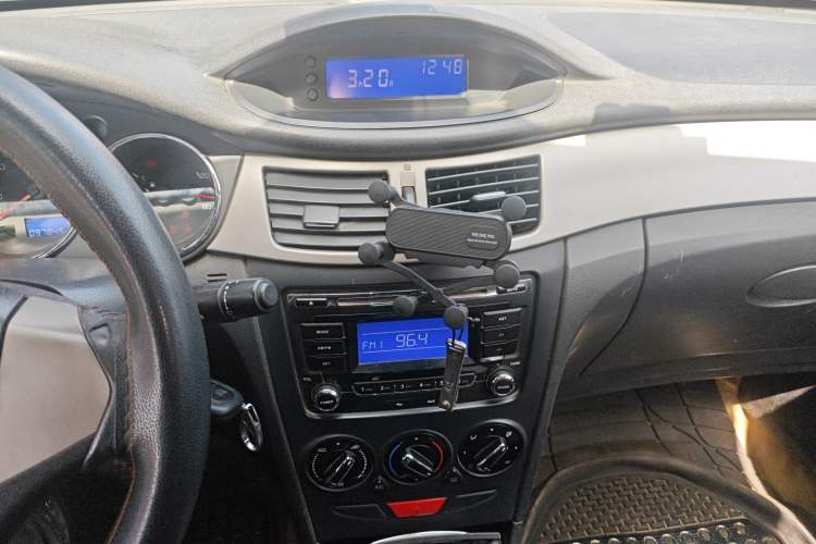 Used Dongfeng Aeolus H30 2011 1.6L Automatic ZunYa Model