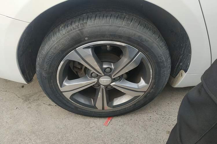 Used Geely Auto Emgrand GL 2018 1.8L Manual Elite Smart Connectivity Version
