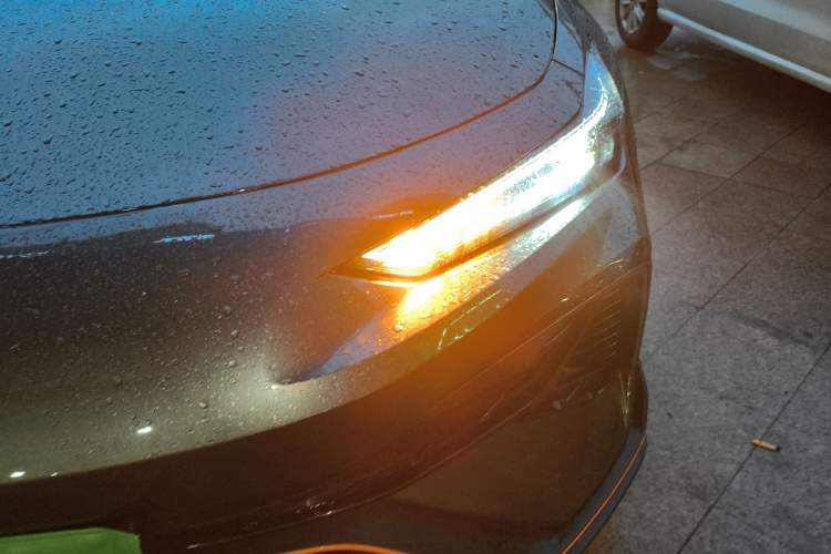 Used CHANGAN UNI-V 2025 Model Third-Generation 2.0T Dynamic Edition Left Front Headlight