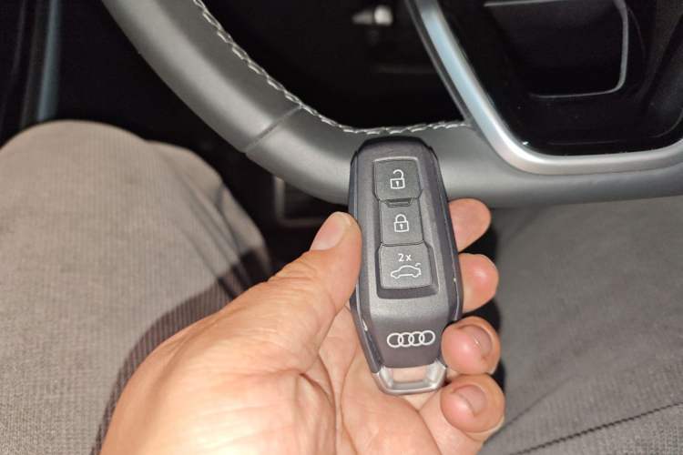 Used Audi Q6L e-tron 2026 First Launch Navigation Edition Vehicle Key