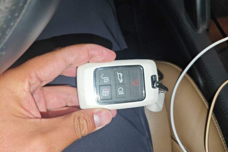 Used Land Rover Discovery Sport 2024 Luxury Custom Edition Vehicle Key