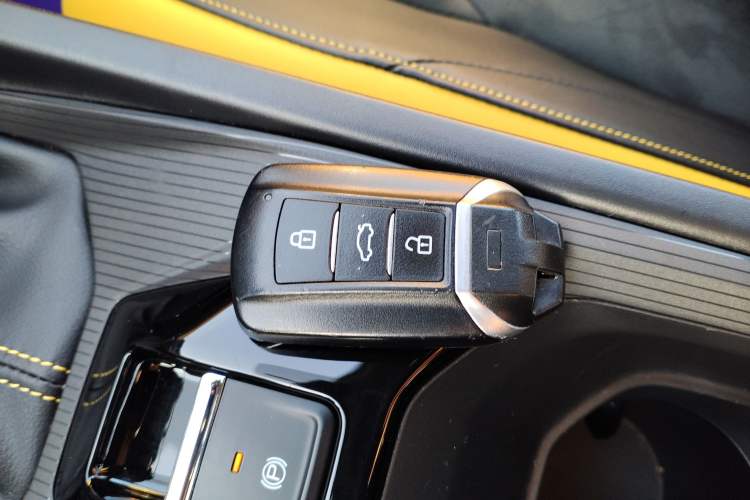 Used Dongfeng Aeolus Yixuan 2023 Mach Edition 1.5T Automatic Dream-Chasing Rider Version
