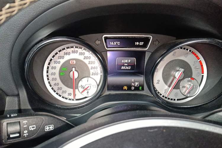 Used Mercedes-Benz GLA 2015 GLA 200 Fashion Model Instrument Cluster