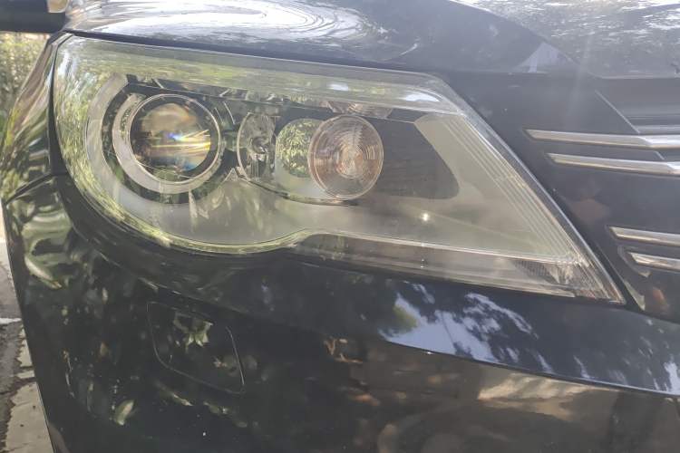 Used Volkswagen Tiguan 2010 2.0 TSI Automatic All-Wheel Drive Flagship Edition Right Front Headlight