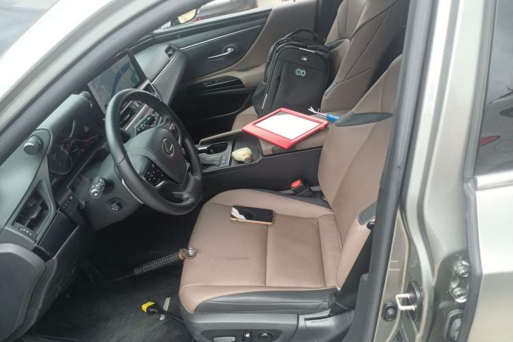 Used Lexus ES 2023 200 Excellence Edition Left Front Seat