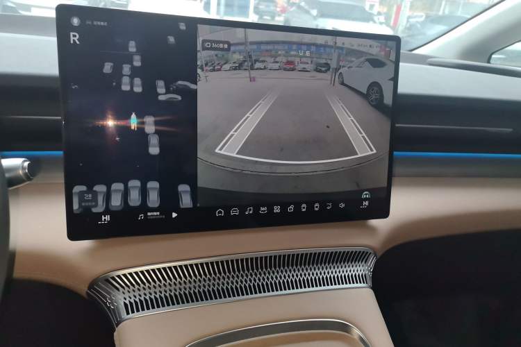 Used XPeng X9 2025 740 Ultra-Long Range Max
