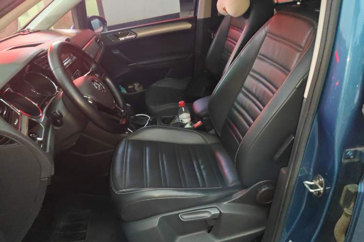 Used Volkswagen Touran 2018 Volkswagen Touran L 280TSI DSG Comfort Edition 7-seater Left Front Seat