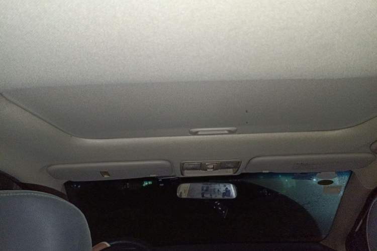 Used Kia K2 2012 Hatchback 1.6L AT Premium Commemorative Edition
