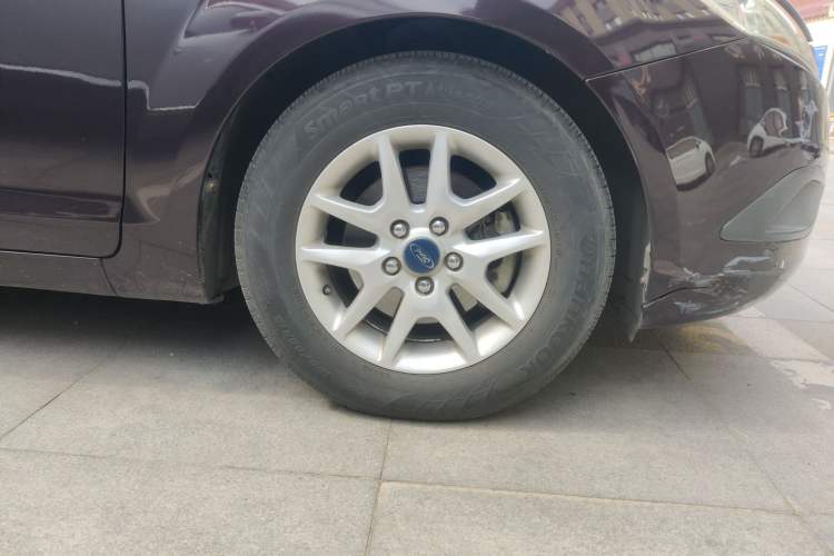 Used Ford Focus 2012 Sedan Classic 1.8L Automatic Base Model
