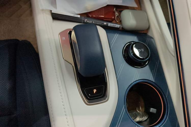 Used Zeekr 001 2024 WE Edition 95 kWh All-Wheel Drive Gear Lever