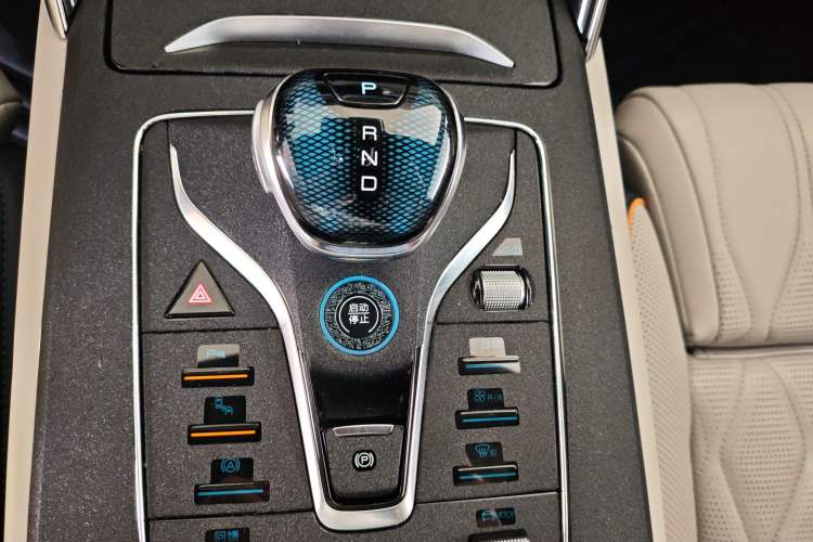 Used BYD Tang New Energy 2022 EV 730KM Luxury Model
