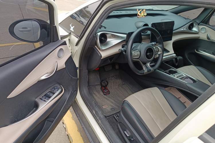 Used BYD Dolphin 2024 Honor Edition 420km Fashion Version
