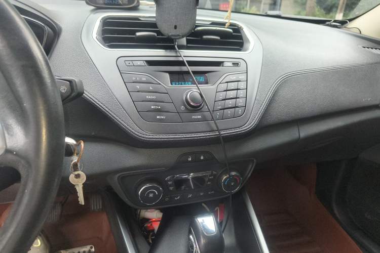 Used Ford Escort 2015 1.5L Automatic Fashion Model Audio And AC Panel