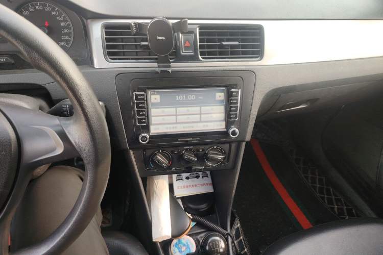 Used Volkswagen Santana 2015 HaoNa 1.6L Manual Fashion Edition