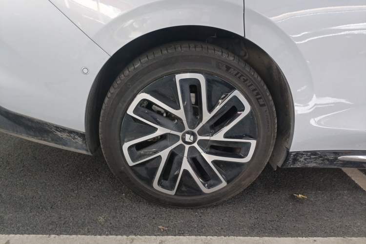 Used Baojun Enjoy 2025 Plug-in Hybrid 140km Luxury Edition Right Rear Wheel Hub