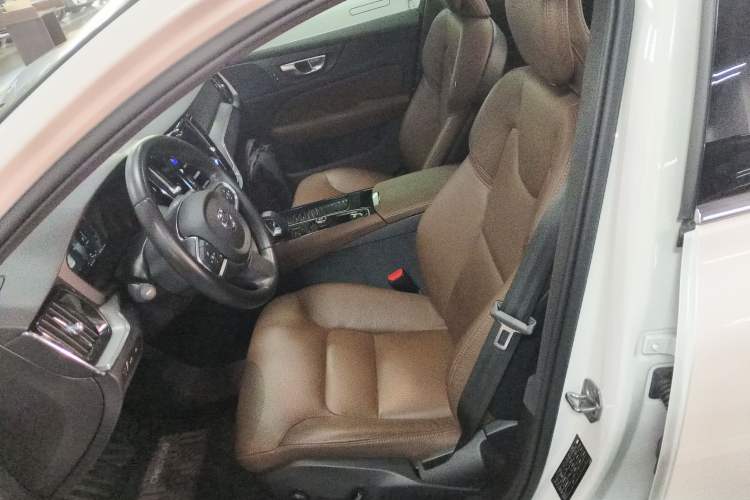 Used Volvo S60 New Energy 2021 T8 E-Drive Hybrid Four-Wheel Drive Smart Luxury Edition
