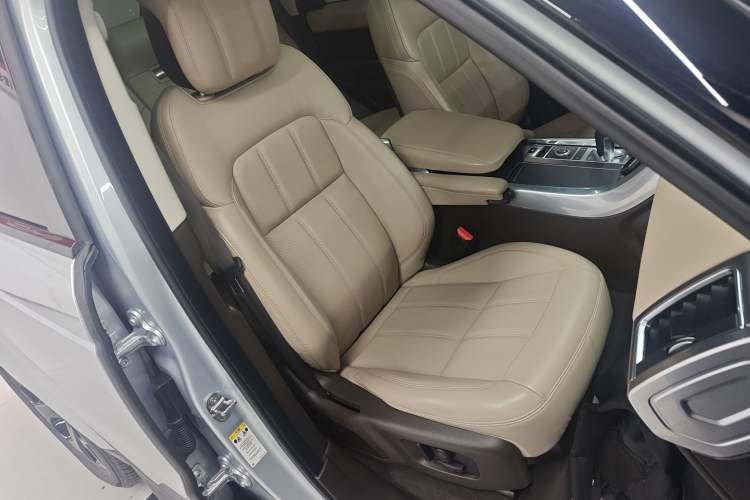 Used Land Rover Range SportNew Energy 2021 P400e SE Right Front Seat