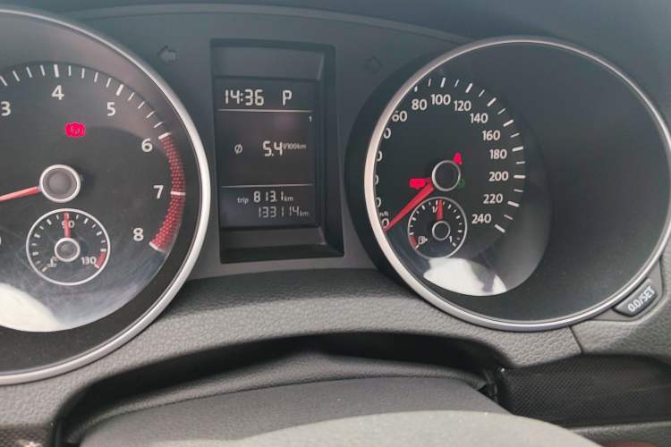 Used Volkswagen Golf 2012 1.6L Automatic Comfort Model Odometer Close Up