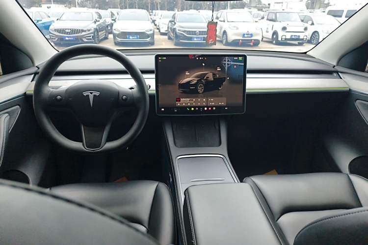 Used Tesla Model Y 2023 Rear-Wheel-Drive Version
