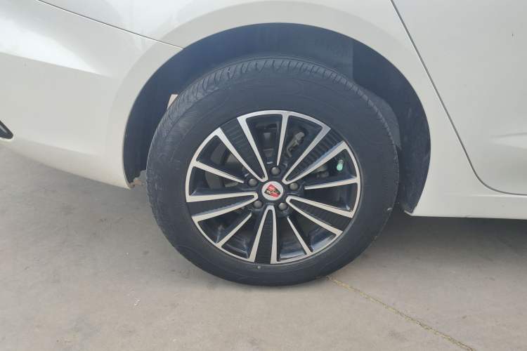 Used Roewe Ei5 2019 Smart Connect Flagship Edition Right Rear Wheel Hub