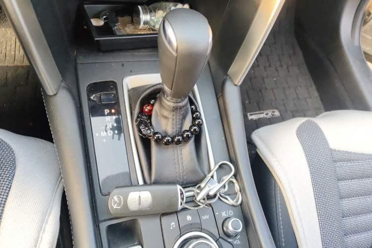 Used Mazda CX-4 2018 2.0L Automatic Two-Wheel Drive Blue Sky Dynamic Version China V Standard Gear Lever