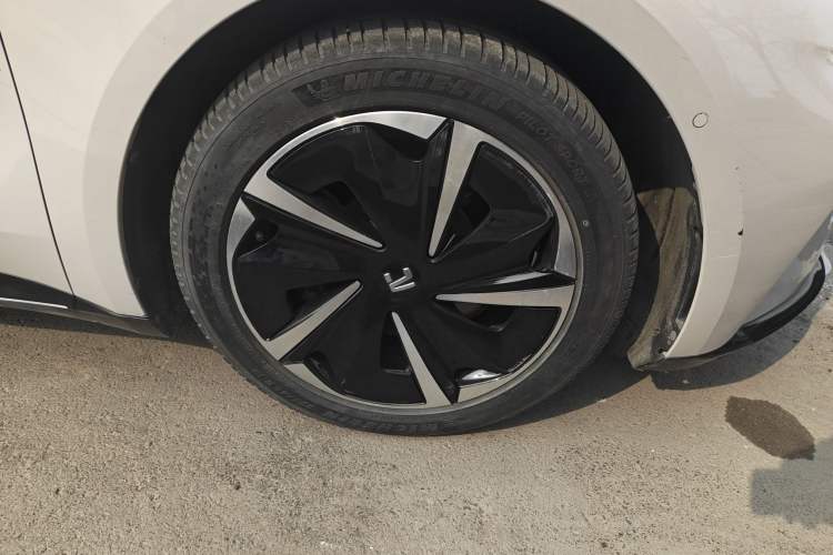 Used Rising F7 2023 Long-Range Pro Edition
