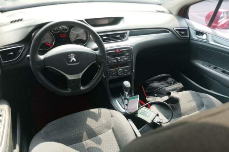 Used Peugeot 308 2014 Enjoyment Edition Classic 1.6L Automatic Fashion Model Center Console