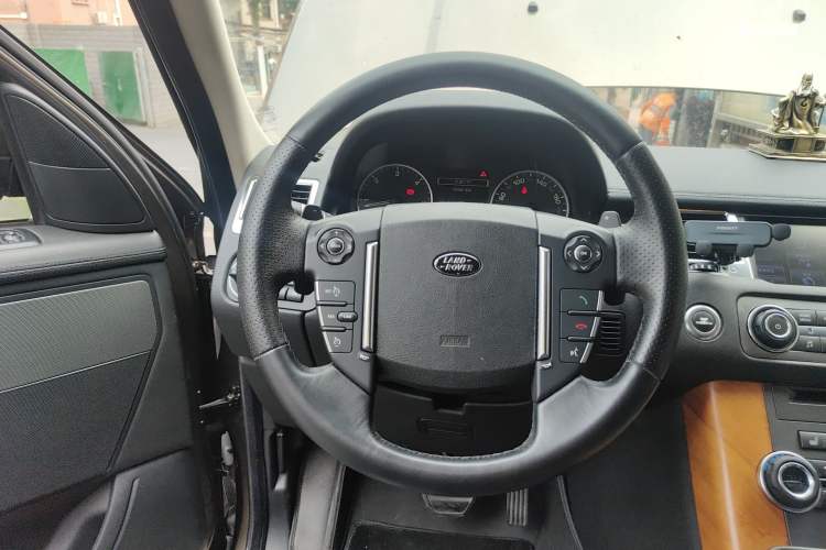 Used Land Rover Range Sport 2012 3.0 TDV6 HSE Diesel Edition Steering Wheel