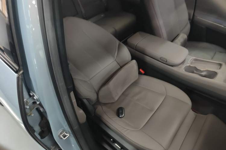 Used Nio ES7 2022 75 kWh Right Front Seat