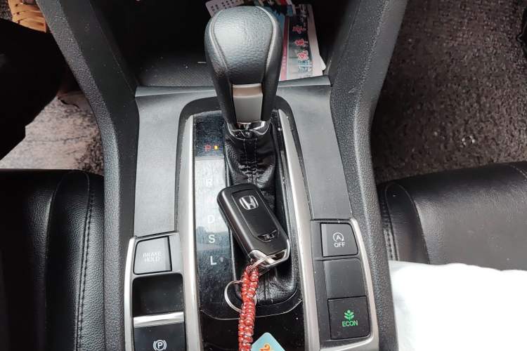 Used Honda Civic 2016 220TURBO CVT Luxury Edition Gear Lever