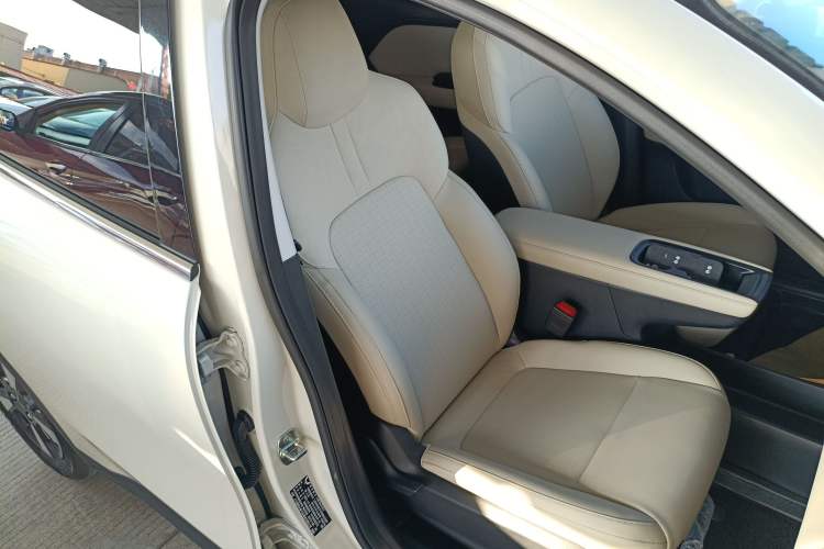 Used Wuling Bingo PLUS 2024 330 km Range Five-Seater Version