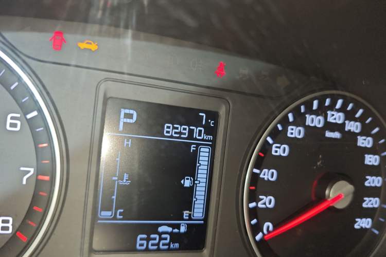 Used Kia KX3 2015 1.6L Automatic Two-Wheel Drive DLX Odometer Close Up