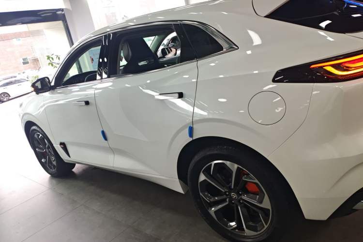 Used CHANGAN UNI-K iDD 2023 Zhidian iDD 1.5T 135km Smart & Fun Model Left Side