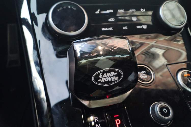 Used Land Rover Range Sport 2023 400PS Dynamic SE Gear Lever