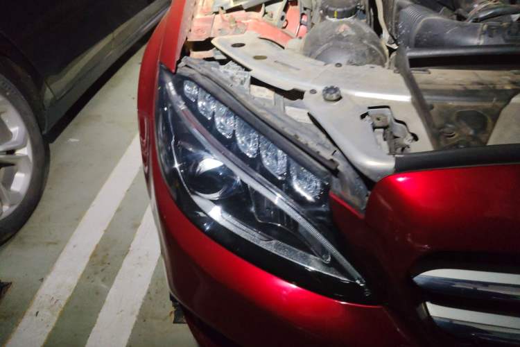 Used Mercedes-Benz C-Class 2018 C 180 L Fashion Edition Sport Version Right Front Headlight