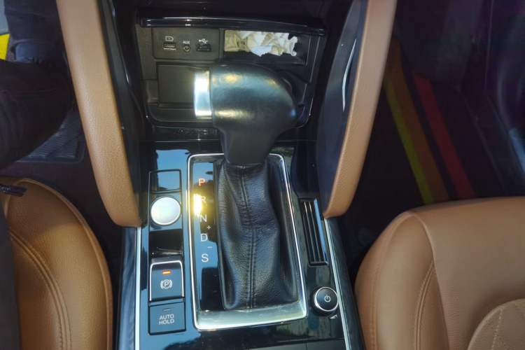 Used BORGWARD BX7 2016 28T Four-Wheel Drive Flagship Version 5 Seats Gear Lever