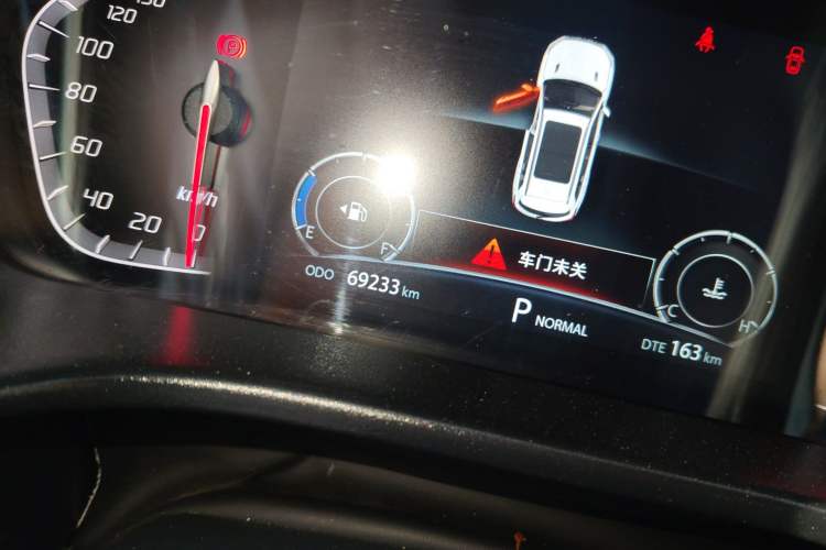 Used CHANGAN CS75 2021 Honor Million Edition 280T DCT Luxury Model Odometer Close Up