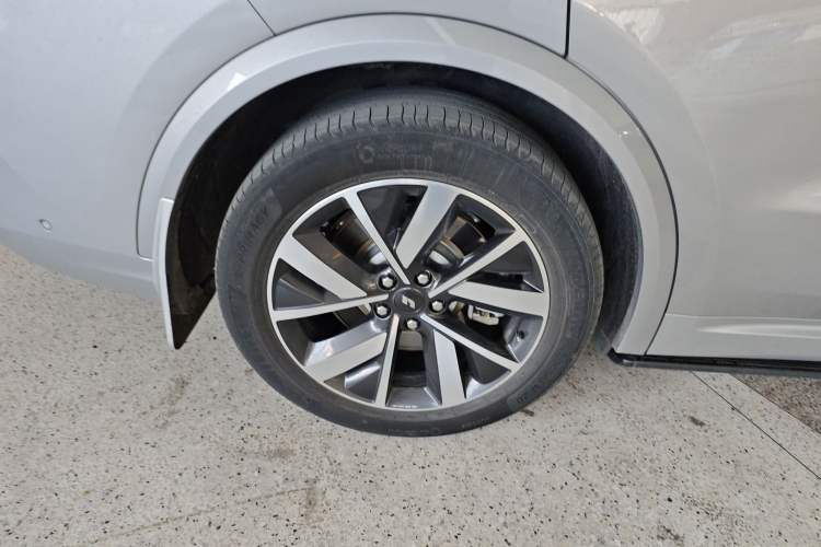 Used Li Auto L8 2023 Max model Right Rear Wheel Hub