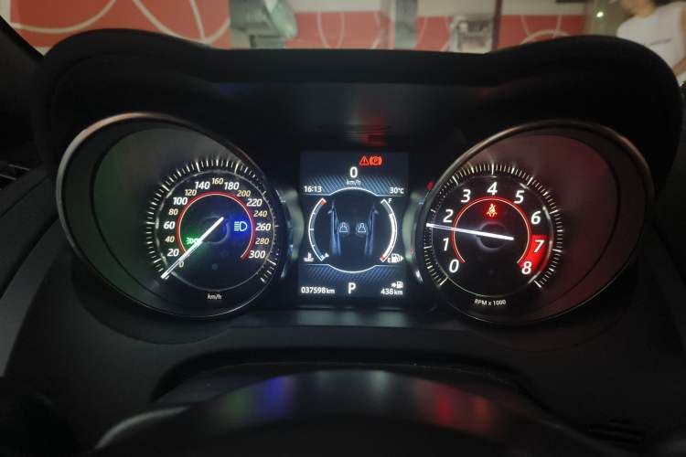 Used Jaguar F-TYPE 2016 3.0 SC Hardtop Version Instrument Cluster