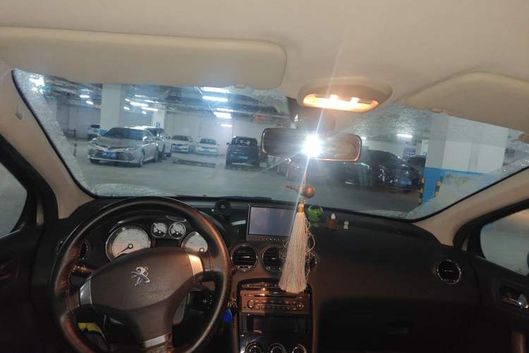 Used Peugeot 408 2013 2.0L Automatic Comfort Edition Headliner